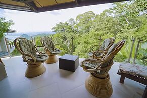 Tulemar Resort