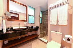 Tulemar Resort