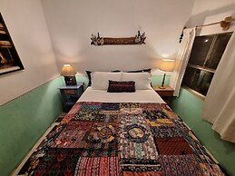 Yellow House - Hostel