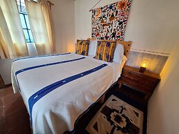 Yellow House - Hostel