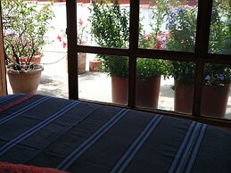 Yellow House - Hostel
