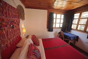 Yellow House - Hostel