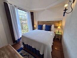 Yellow House - Hostel