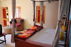 Govind Hotel