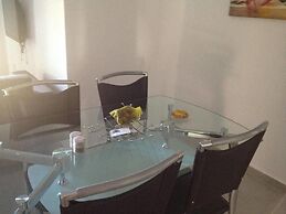 Niro Apartments