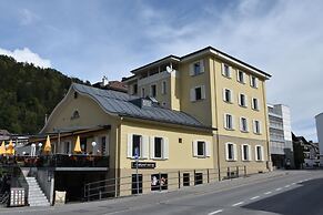 Hotel Rätia