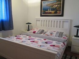 Nomi Suites