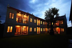 Chu Hotel