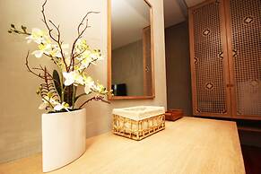 Chu Hotel