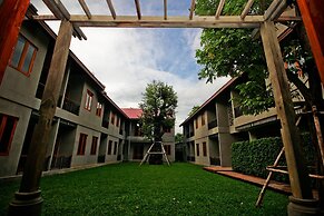 Chu Hotel