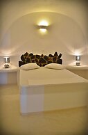 Fira white residence