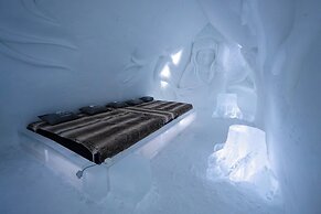 Arctic SnowHotel & Glass Igloos