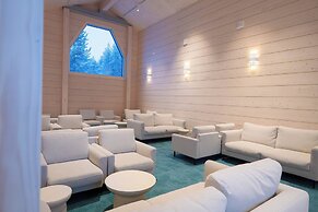 Arctic SnowHotel & Glass Igloos
