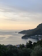 Dores Residence