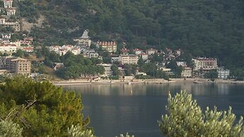 Dores Residence