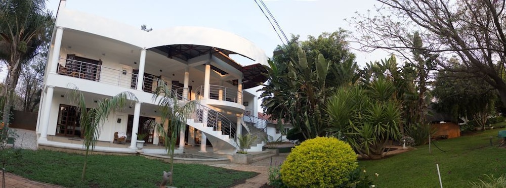 Motsamai Lodge