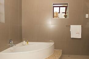 Motsamai Lodge