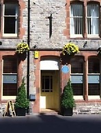 The Lounge Hotel and Bar