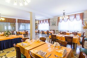 Racar Hotel & Resort