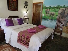 Parrot Lodge
