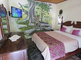 Parrot Lodge