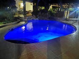 Parrot Lodge