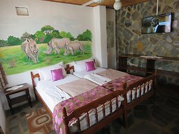 Parrot Lodge