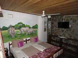 Parrot Lodge