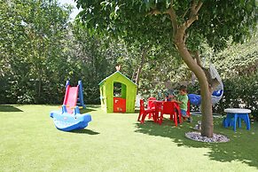 Corina Suites and Apartments