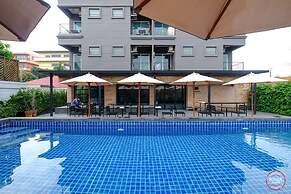 Theorie Hotel Sukhumvit 107 by SLH