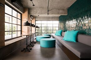 Theorie Hotel Sukhumvit 107 by SLH