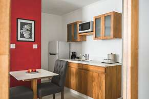 Majestic City Suites & Beach Hotel