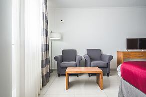 Majestic City Suites & Beach Hotel
