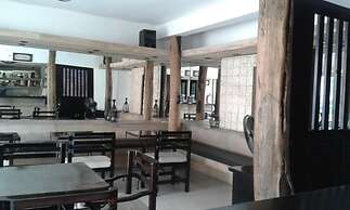 Hotel Maya Rue