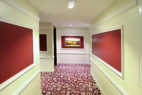 Remas Hotel Suites