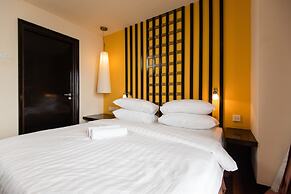W Studio Resort Suites at Pyramid Tower