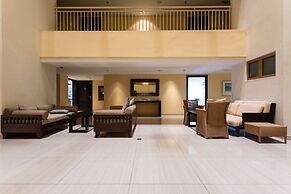 W Studio Resort Suites at Pyramid Tower