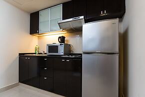 W Studio Resort Suites at Pyramid Tower