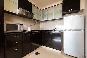 W Studio Resort Suites at Pyramid Tower
