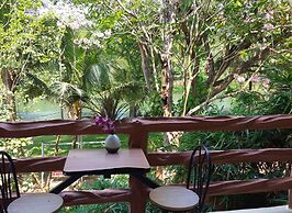 Suanphet Riverview Resort