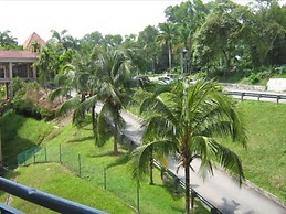 Paradise Lagoon Apartment