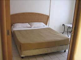 Paradise Lagoon Apartment
