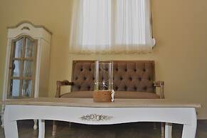 Anelia Boutique Studios & Apartments
