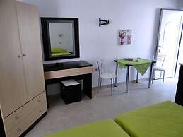 Anelia Boutique Studios & Apartments