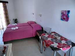 Anelia Boutique Studios & Apartments