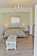 Anelia Boutique Studios & Apartments
