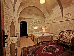 Falcon Cave Suites