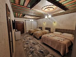 Falcon Cave Suites