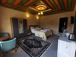 Falcon Cave Suites