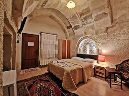 Falcon Cave Suites